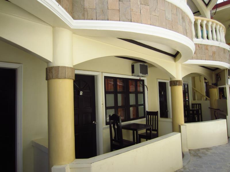 Eriko'S House Ξενοδοχείο Balabag  Εξωτερικό φωτογραφία